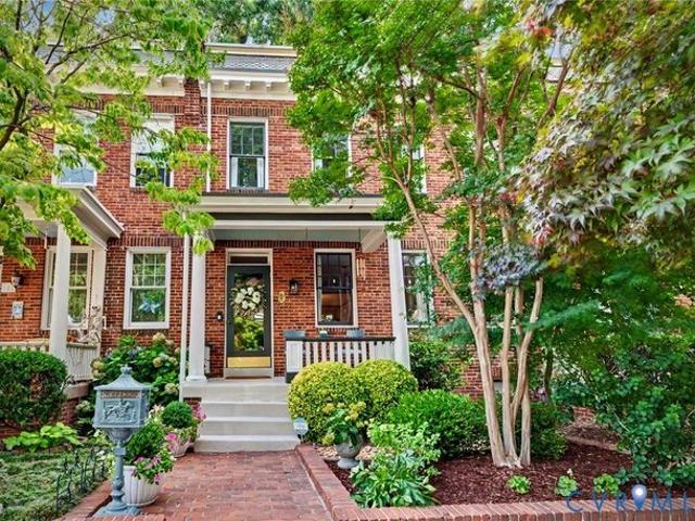 Townhouse for sale in Virginia