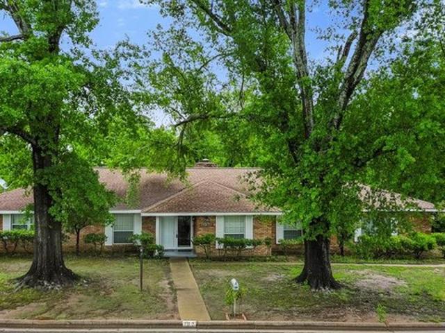House for sale in Palestine, Texas