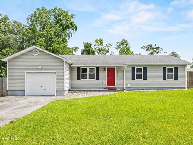 House for sale in Hubert, Onslow County