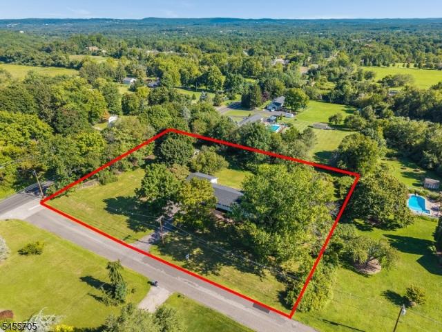 House for sale in Neshanic Station, New Jersey