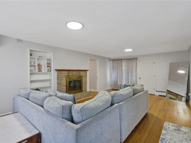 House for sale in Jamesville, New York