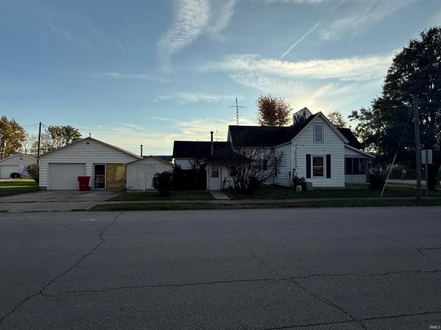 House for sale in Royal Center, Cass County