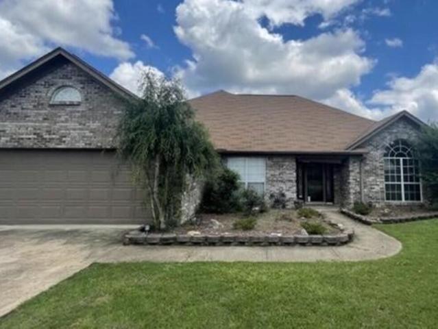 House for sale in Saltillo, Mississippi