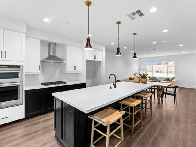 Townhouse for sale in Burbank, California