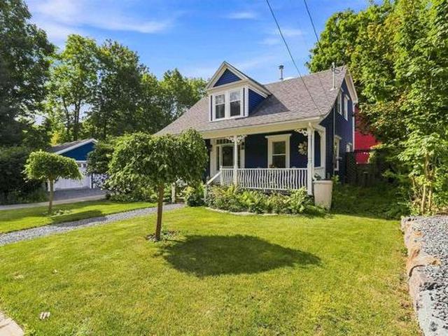 House for sale in Mahone Bay, Nova Scotia
