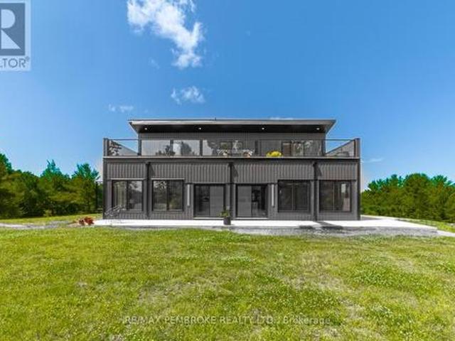 House for sale in Renfrew, Ontario