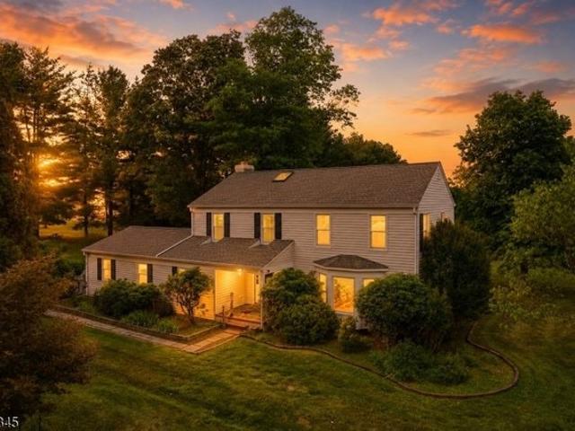 House for sale in Neshanic Station, New Jersey