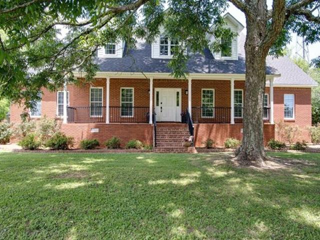 House for sale in Guntersville, Alabama
