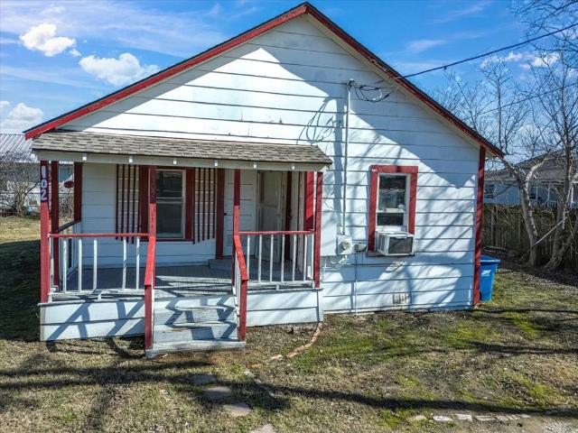 House for sale in Blooming Grove
