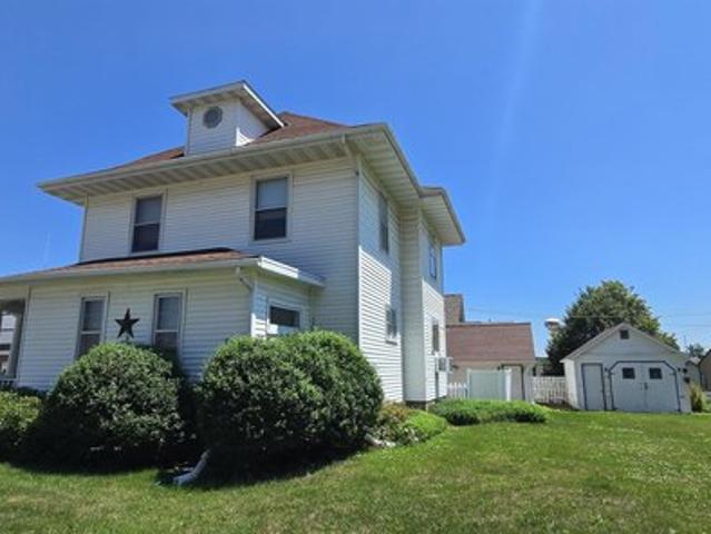 House for sale in New Hampton, Iowa