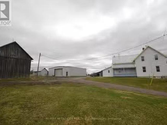 House for sale in Renfrew, Ontario