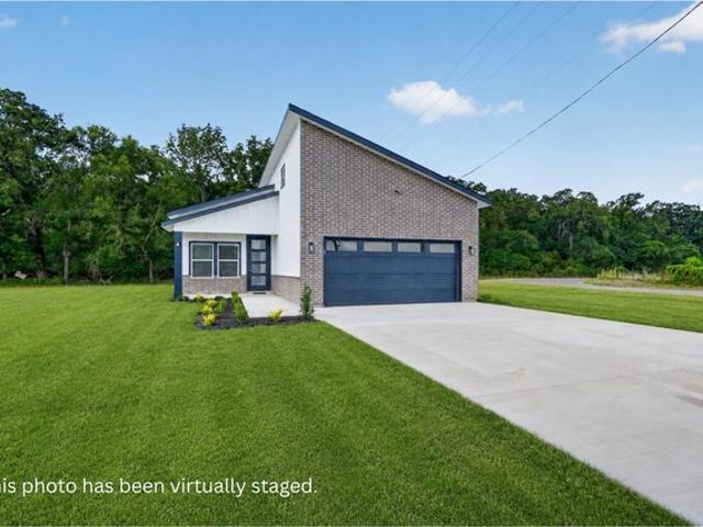 House for sale in Henderson, Texas
