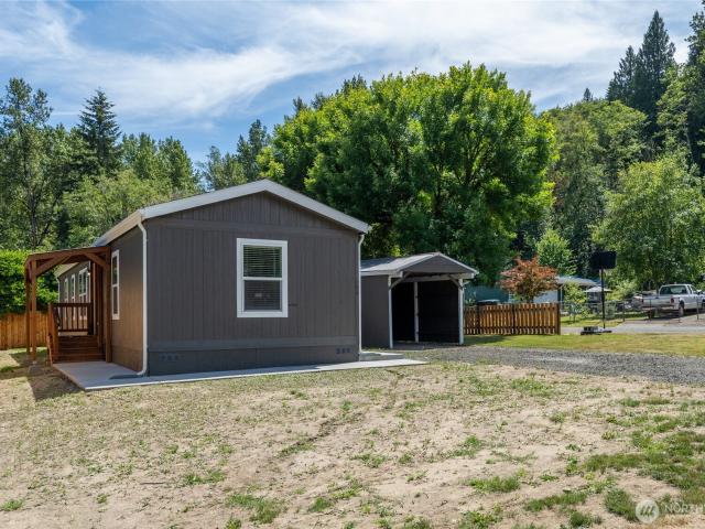 House for sale in Castle Rock, Washington