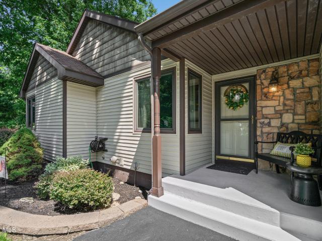 House for sale in Niskayuna, New York