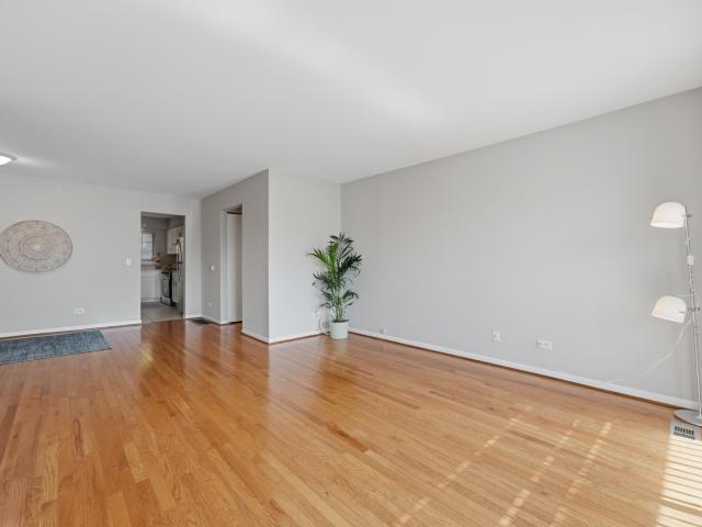 Condo for sale in Buffalo Grove, Illinois