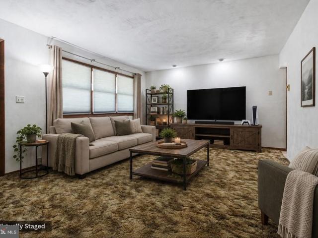 House for sale in Surveyor, Girard Township