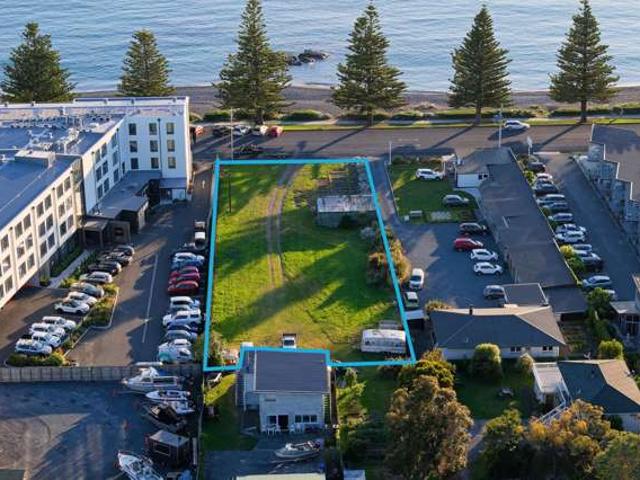 Land for sale in Marlborough