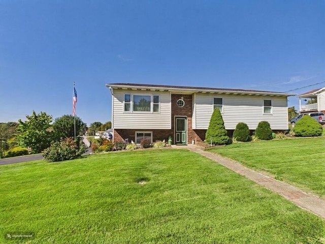 House for sale in Moundsville, Marshall County