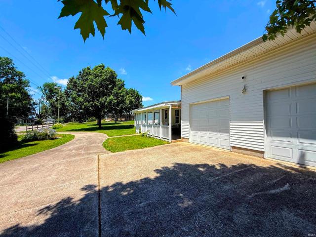 House for sale in Loogootee, Indiana