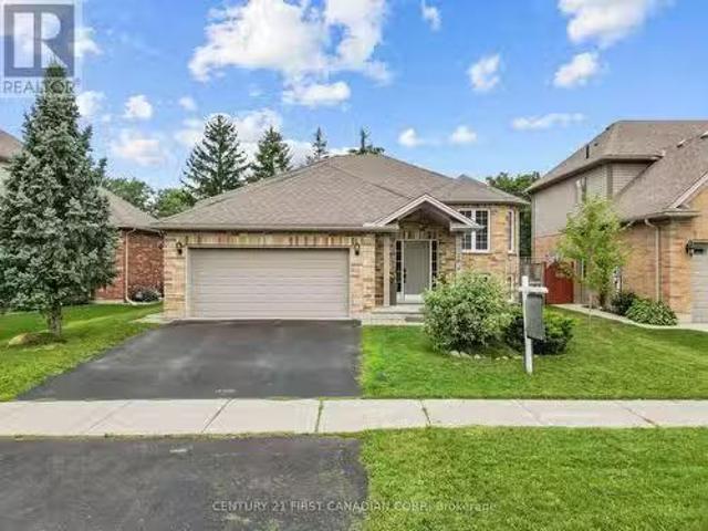 House for sale in Lucan-biddulph, Ontario