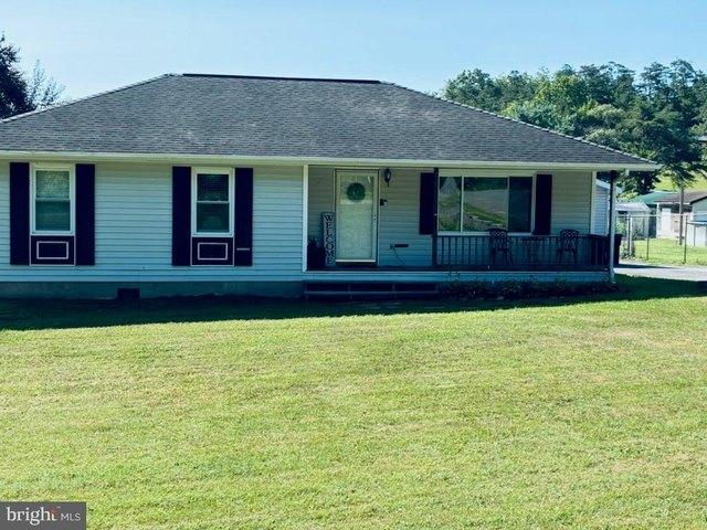 House for sale in Hedgesville, West Virginia