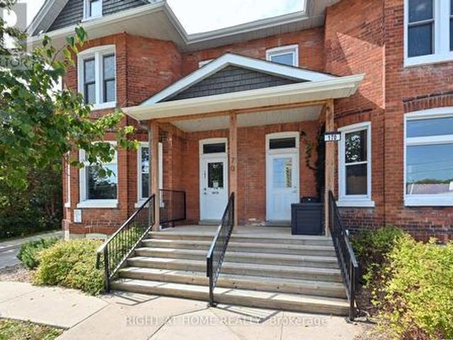 Commercial for rent in Barrie, Ontario