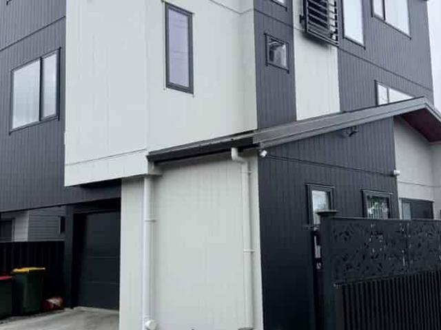 House for rent in Three Kings, Oroua County
