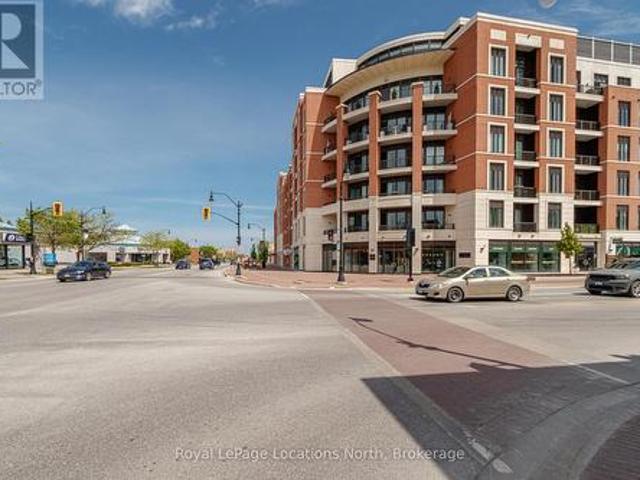Commercial for rent in Collingwood