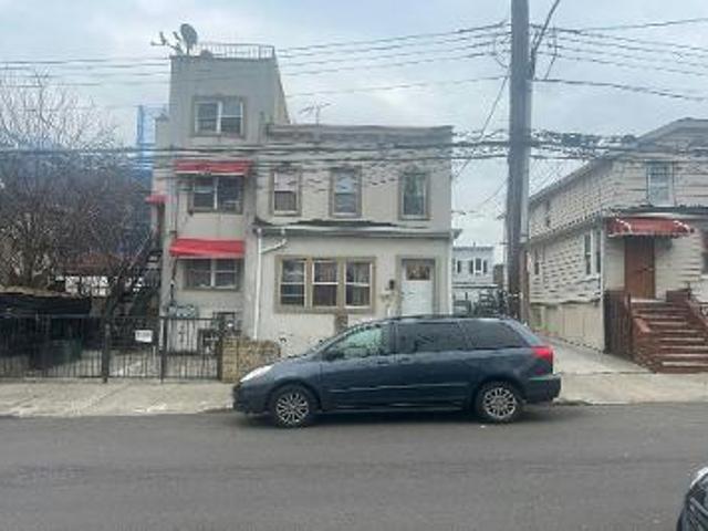 House for sale in Queens, Arverne