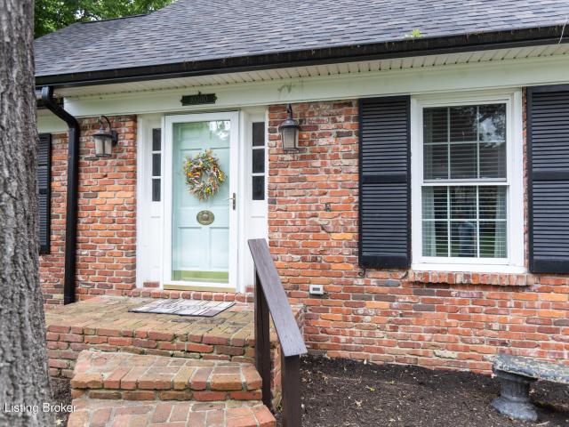 House for sale in Jeffersontown, Kentucky