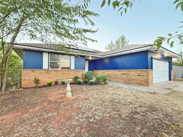 House for sale in Edmond, Logan County
