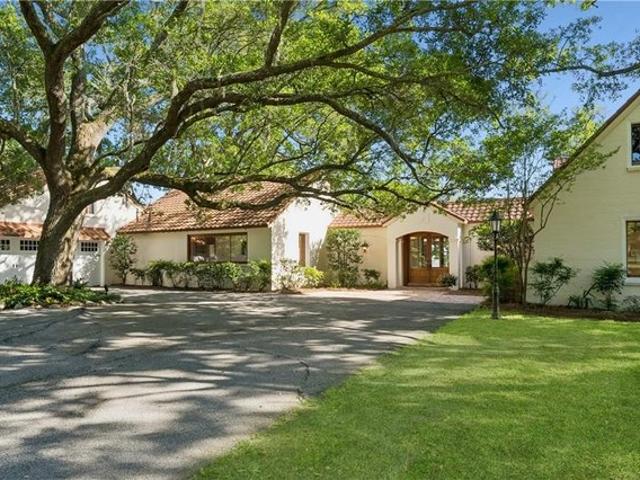 House for sale in Ocean Springs, Mississippi