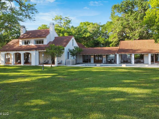 House for sale in Ocean Springs, Mississippi