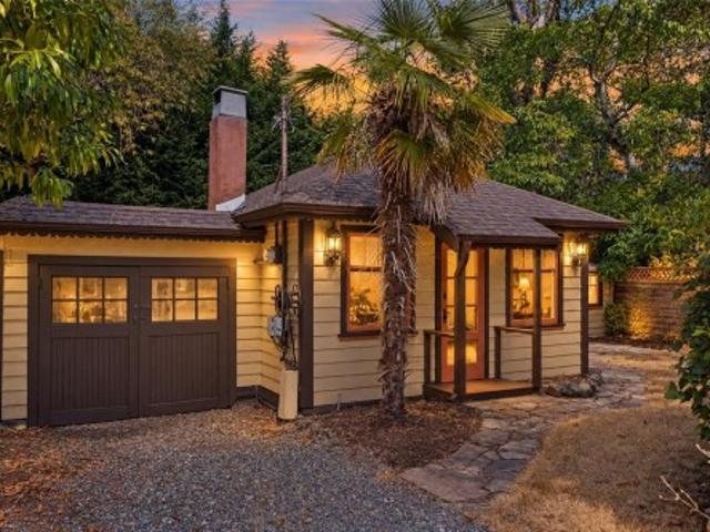 House for sale in Quadra, Saanich