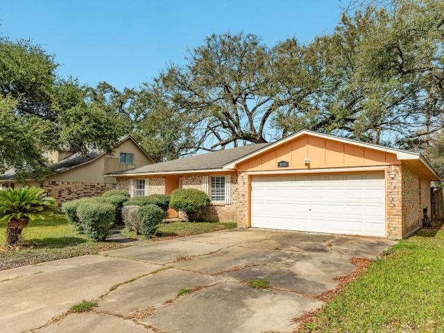 House for sale in Clute, Texas