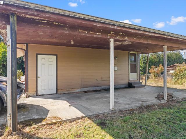 House for sale in Myrtle Point, Coos County