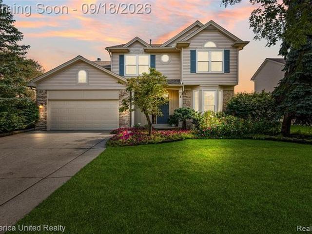 House for sale in Trotters Pointe, South Lyon