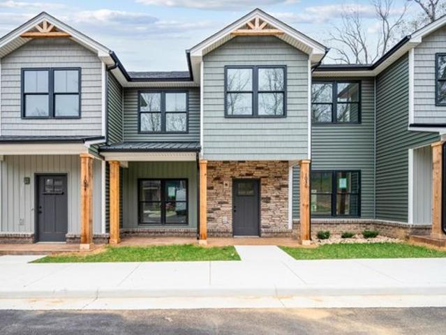 Townhouse for sale in Virginia