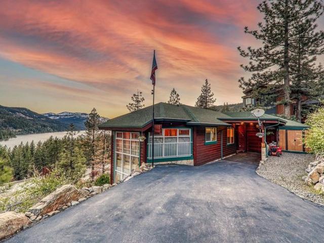 House for sale in Truckee, Nevada County