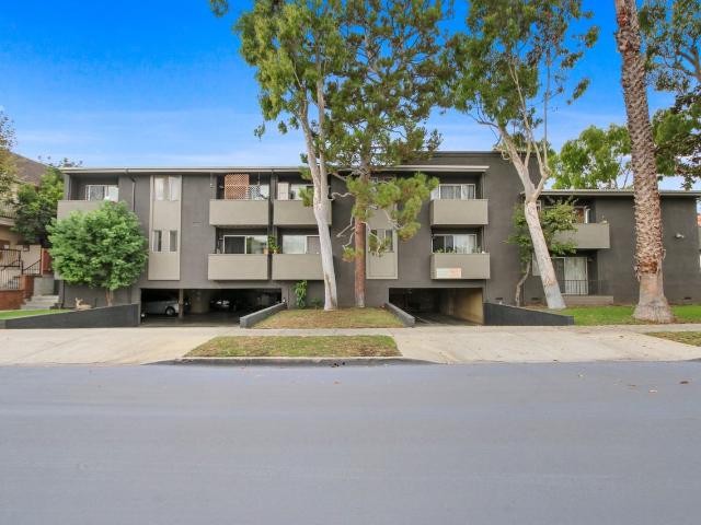 Apartment for rent in Canoga Park, California