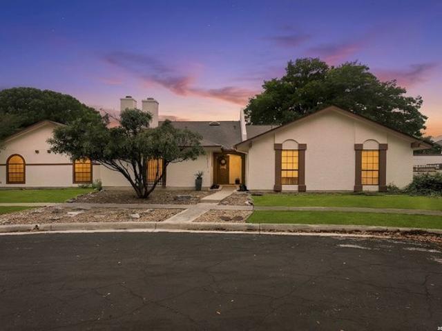 Townhouse for sale in Leesville, Texas