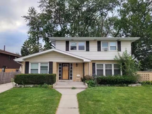 House for rent in Oak Lawn