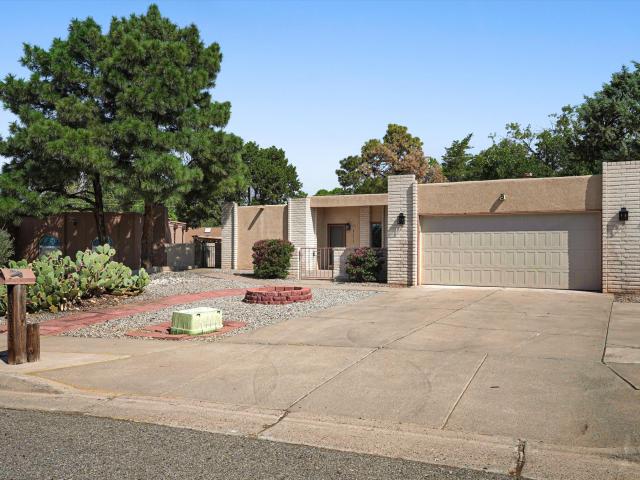 House for sale in San Gabriel Area, Albuquerque