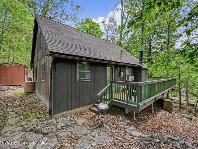 House for sale in Lakeville, Pennsylvania