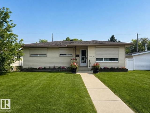 House for sale in Gold Bar, Edmonton