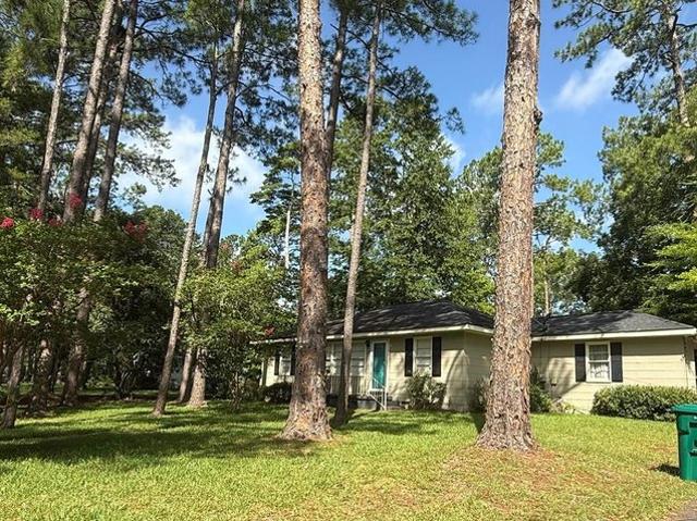House for sale in Lake Park, Albany