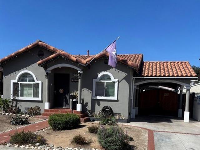 House for sale in Tweedy Mile Business District, South Gate