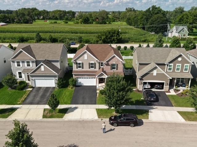 House for sale in South Elgin, Illinois