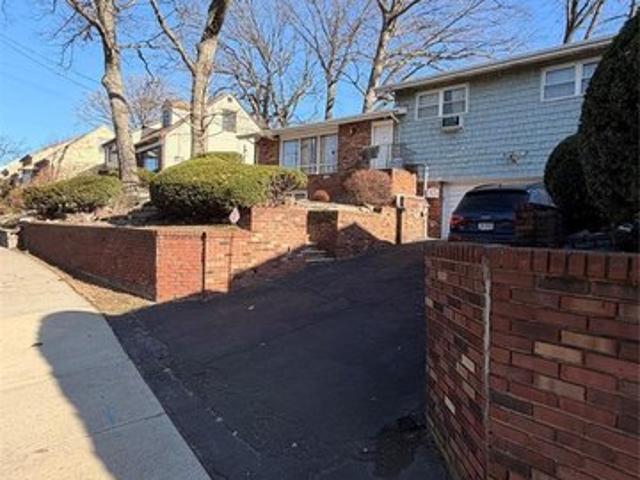 House for sale in Fort Lee, New Jersey