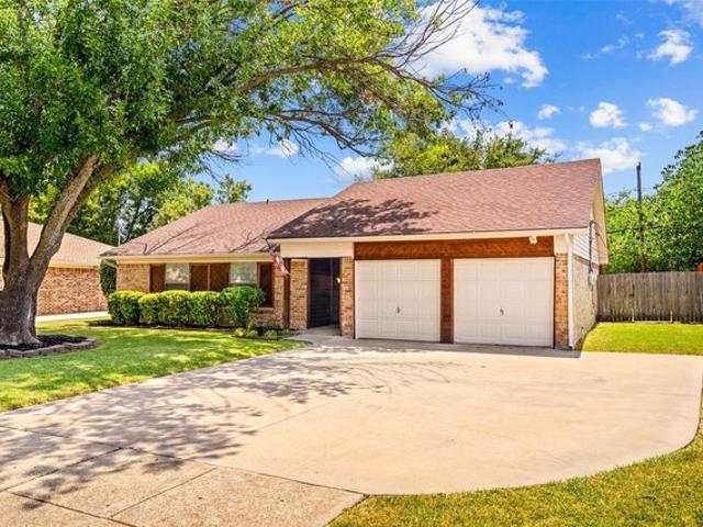 House for sale in Benbrook, Texas